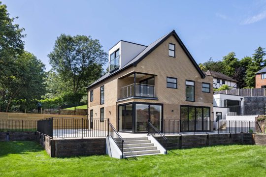 A house seen from its garden